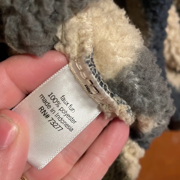 •SO•BLUE/GREEN/BROWN CAMO PRINTED SHERPA FULL ZIP FAUX FUR JACKET SIZE MEDIUM - Picture 7 of 7